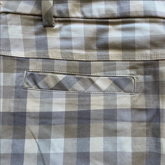 Lululemon Men’s Plaid Shorts - Picture 4 of 7